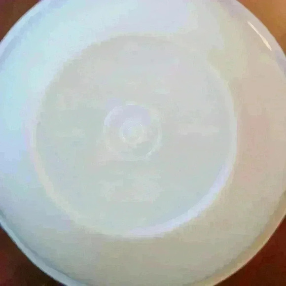 Vintage Tupperware Bowl with seal, mold  236 - Picture 4 of 4